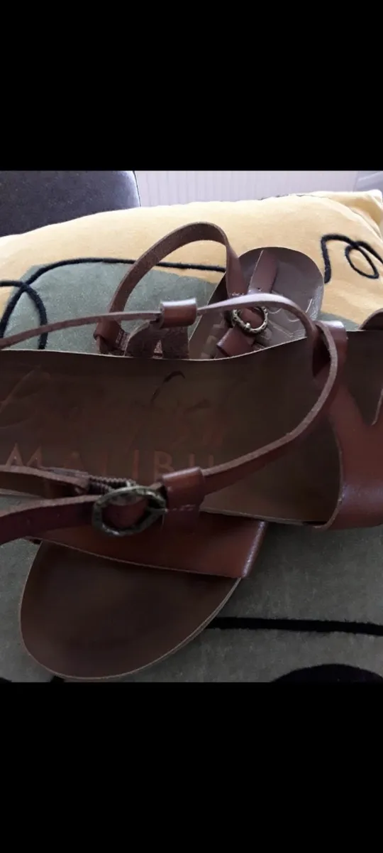 LADIES  LEATHER TAN SANDALS FROM OFFICE - Image 3