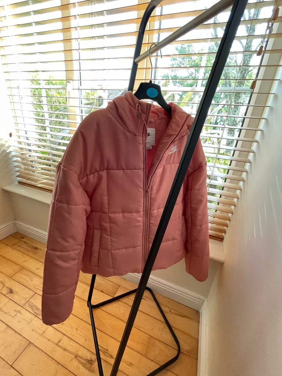 Nike Puffer Winter Jacket - Image 2