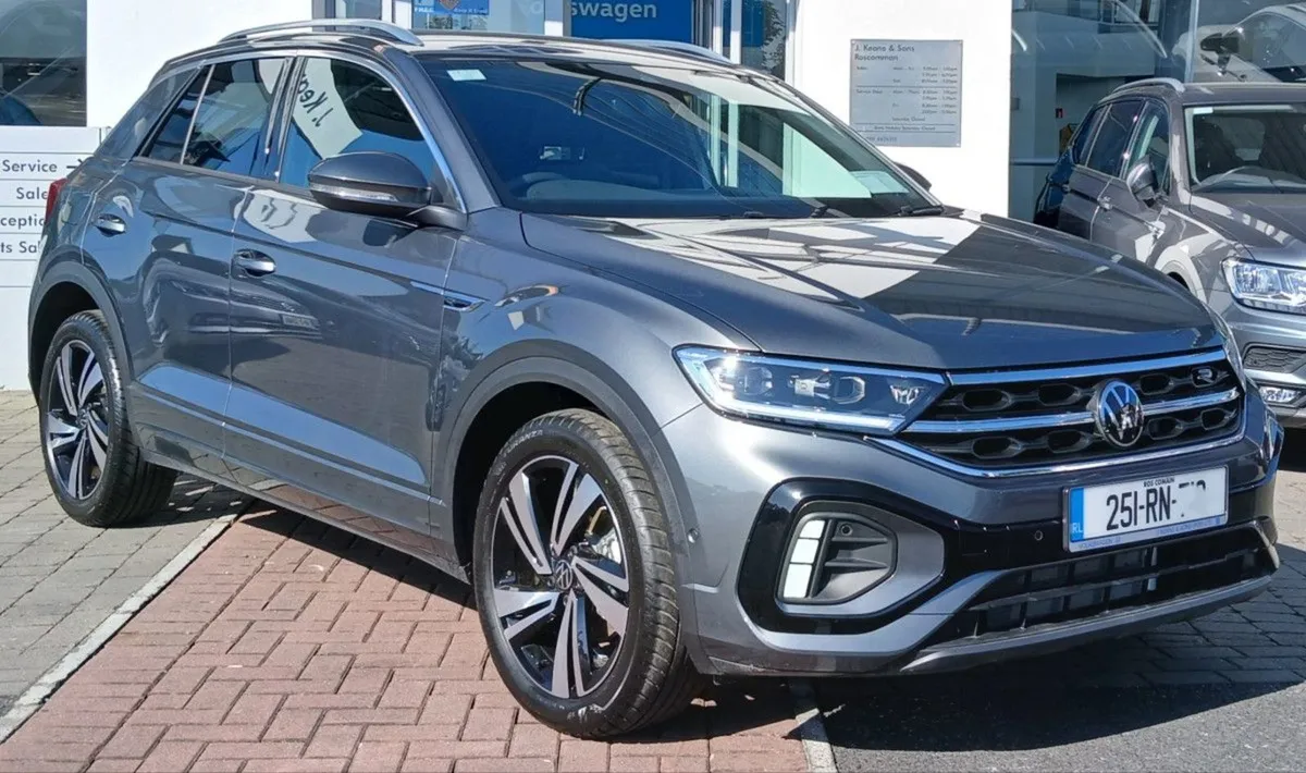 Volkswagen T-Roc R-line 75 1.0 TSI 116HP  rear Vi - Image 1