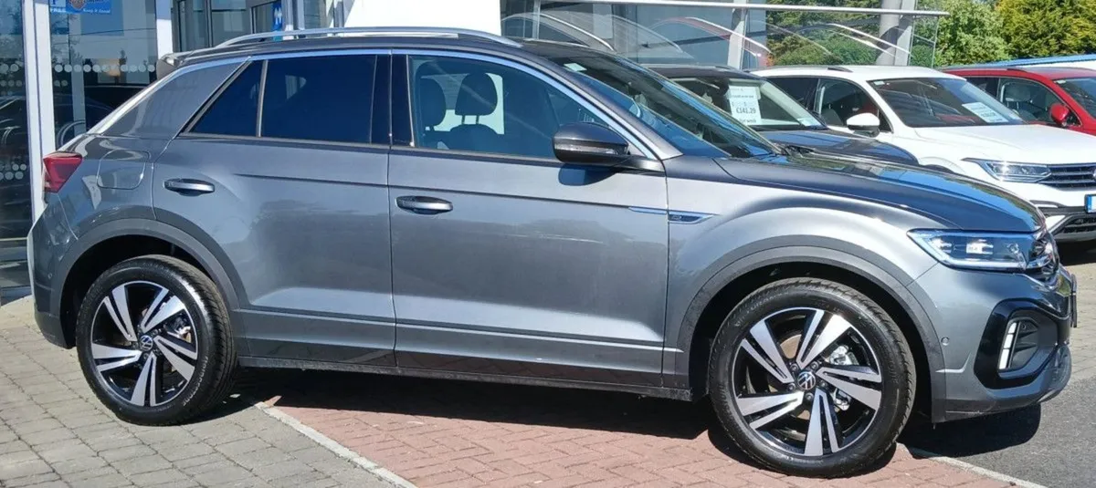 Volkswagen T-Roc R-line 75 1.0 TSI 116HP  rear Vi - Image 2