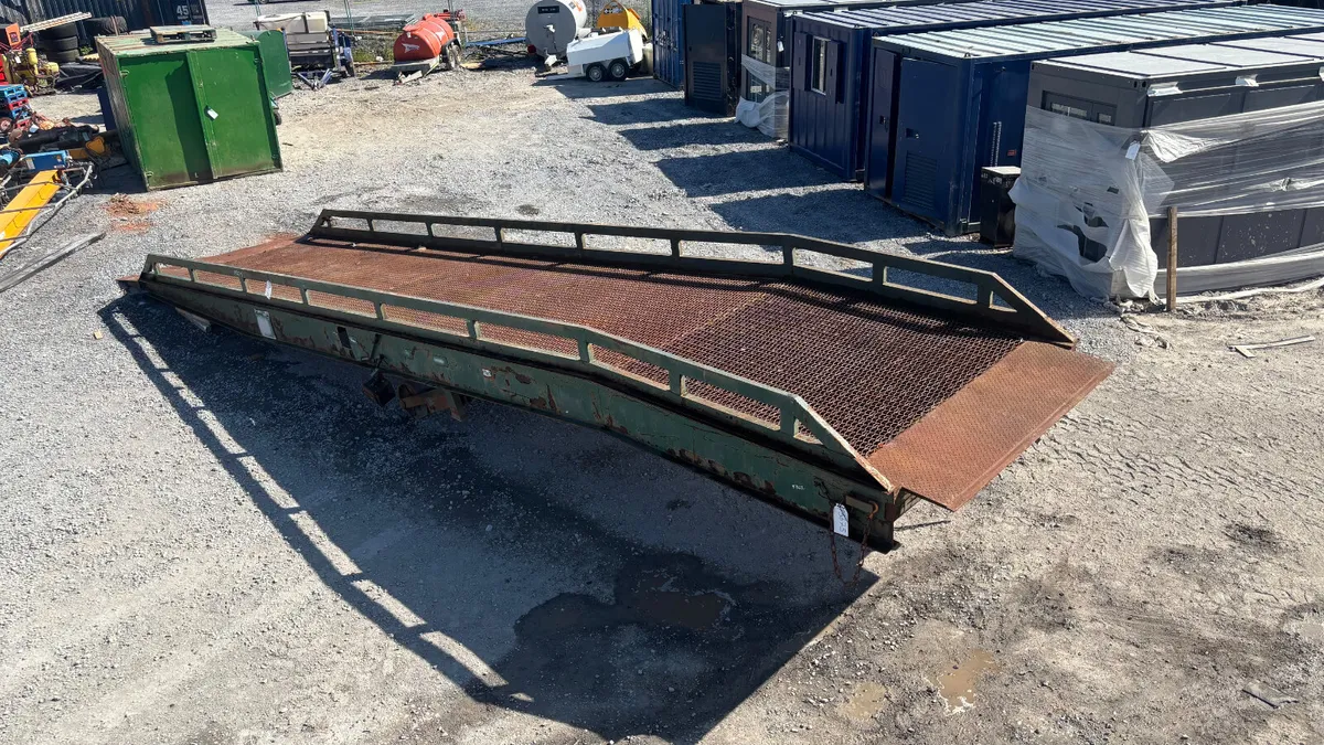 7’ Loading Ramp - Image 1