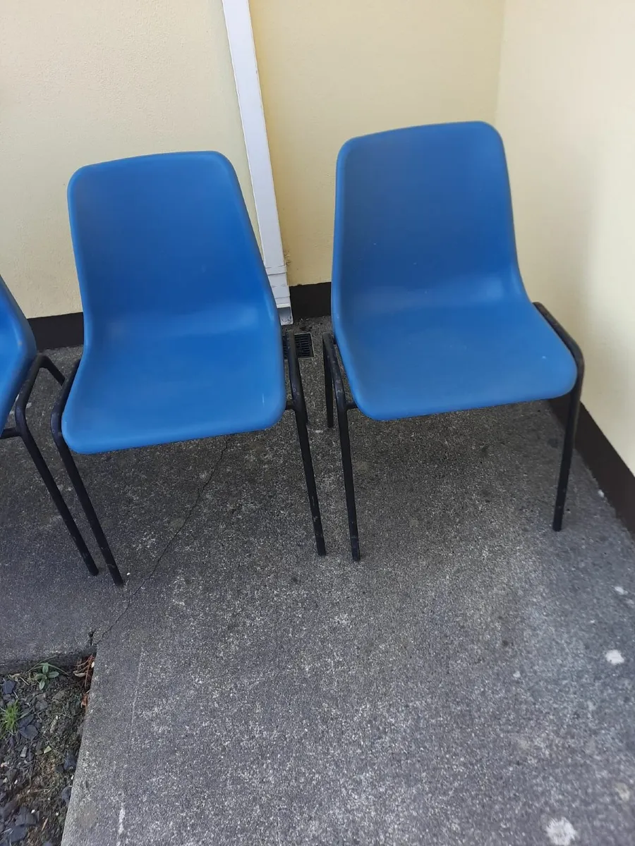 Poly chairs - Image 3