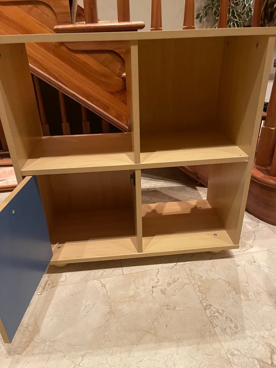 Gorgeous Shelf Unit In Very Good Condition - Image 2