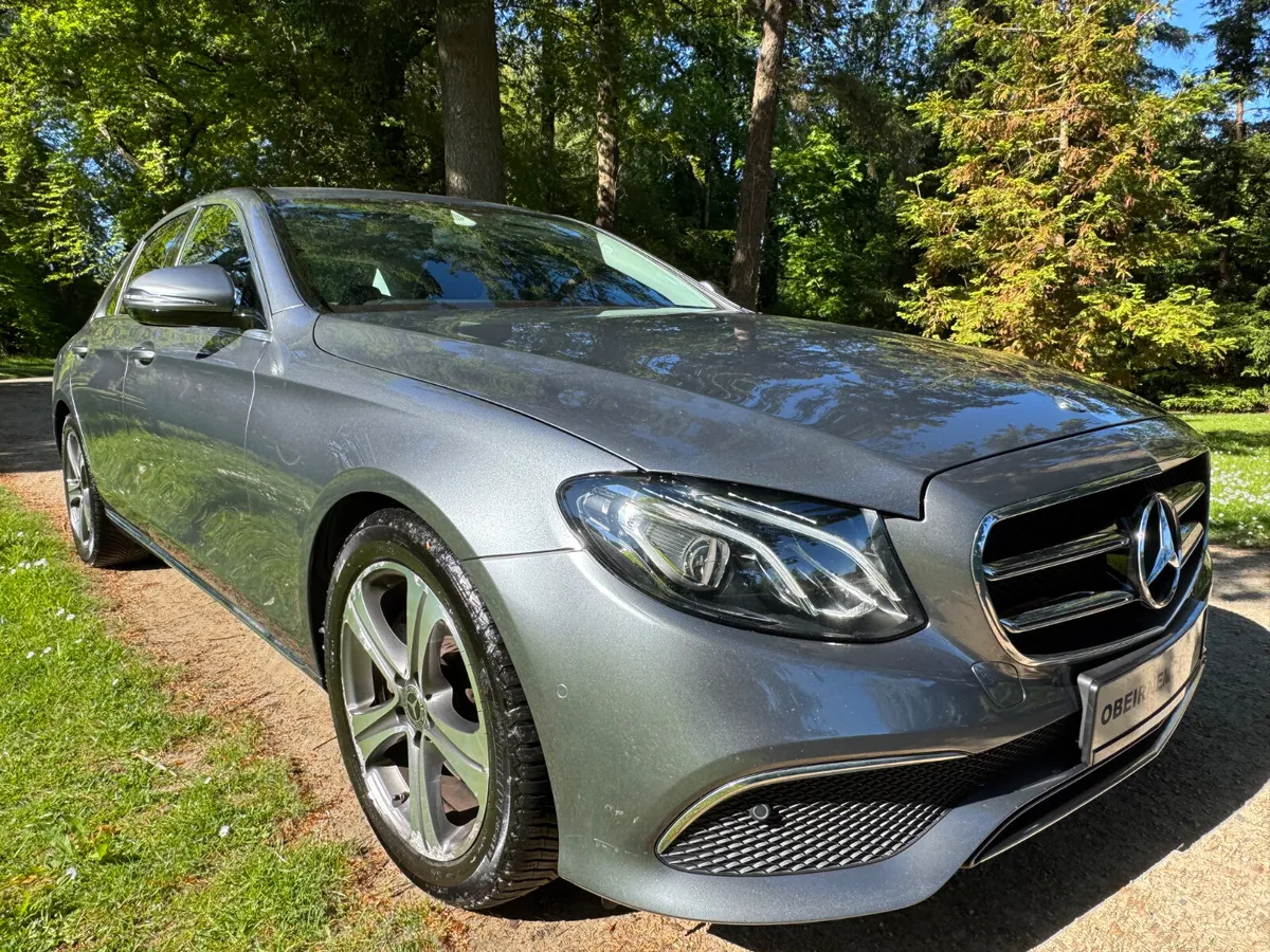 E220 D AVATGARDE * LOW KMS * - Image 3