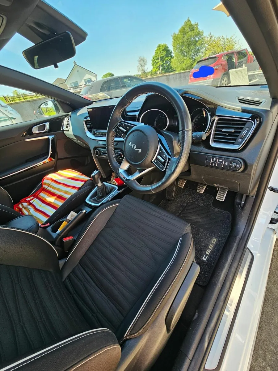 Kia Ceed 2023 - Image 3