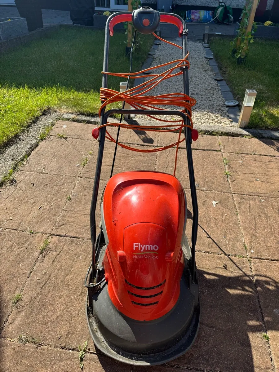 Lawnmower Flymo Hoover Vac 250
