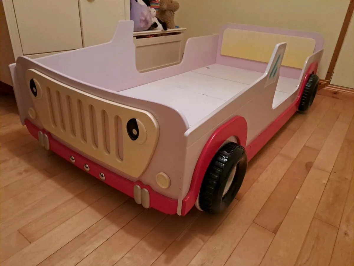 Child's Bed - Image 1
