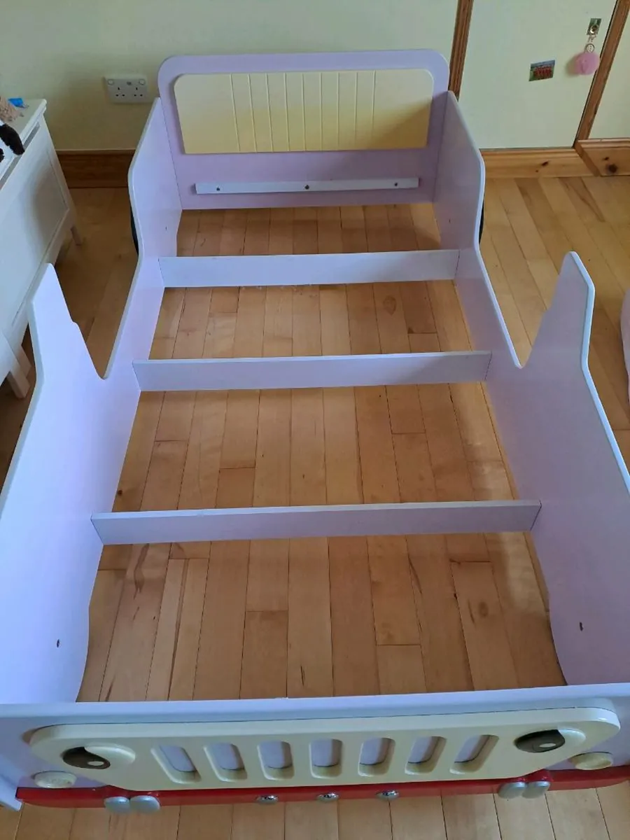 Child's Bed - Image 4