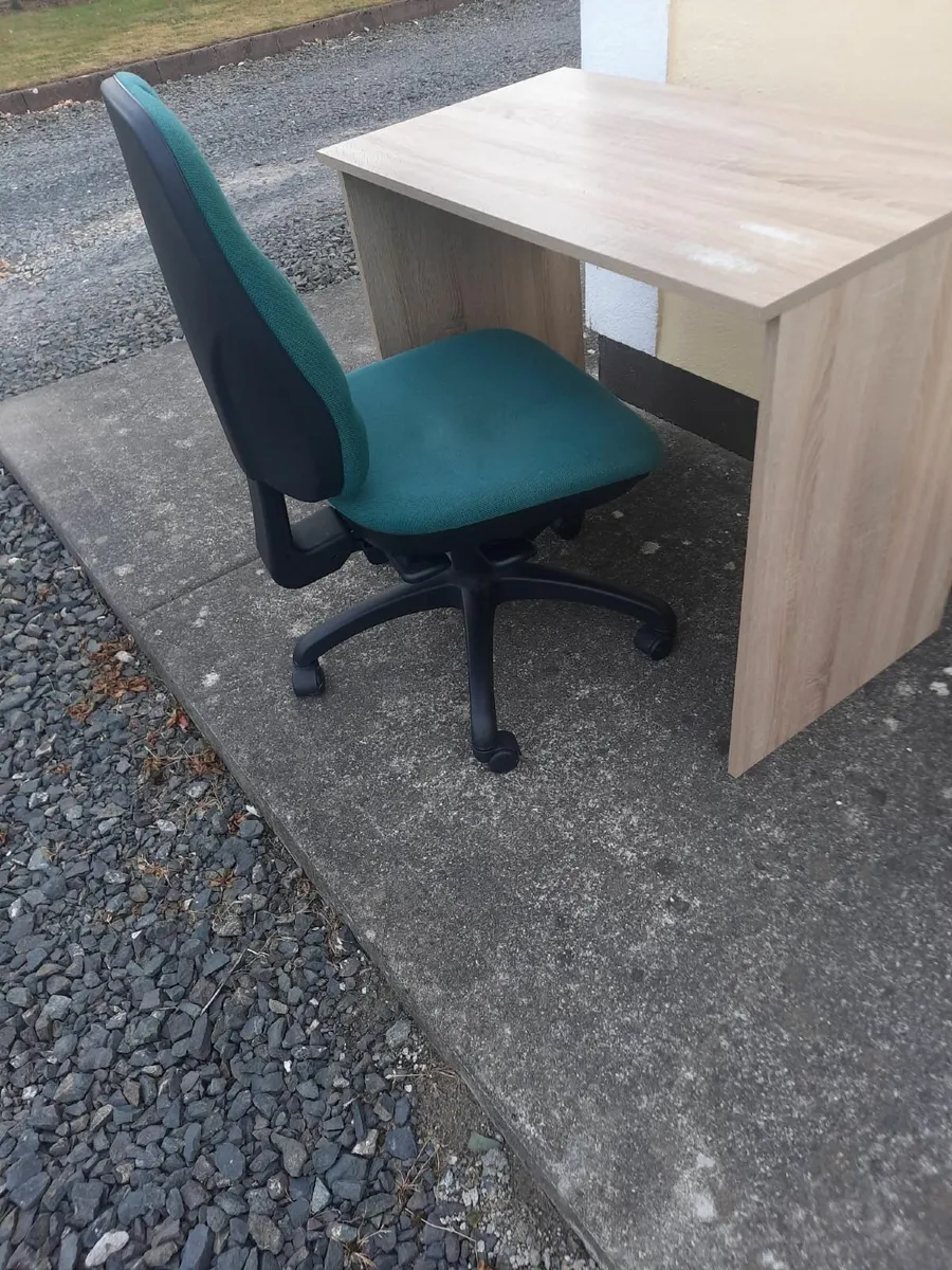 Desk and chair - Image 1