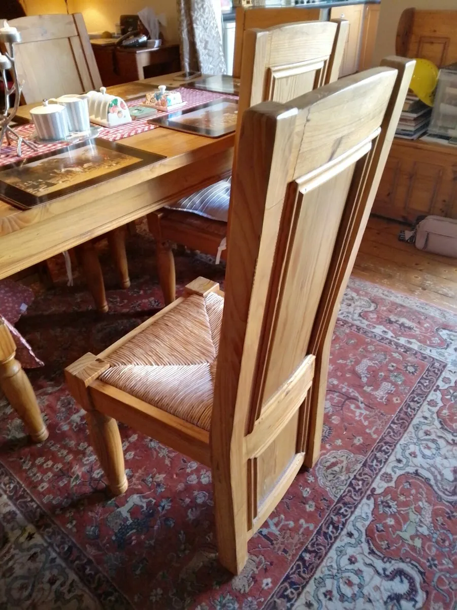 Solid wood table and 8 chairs - Image 2