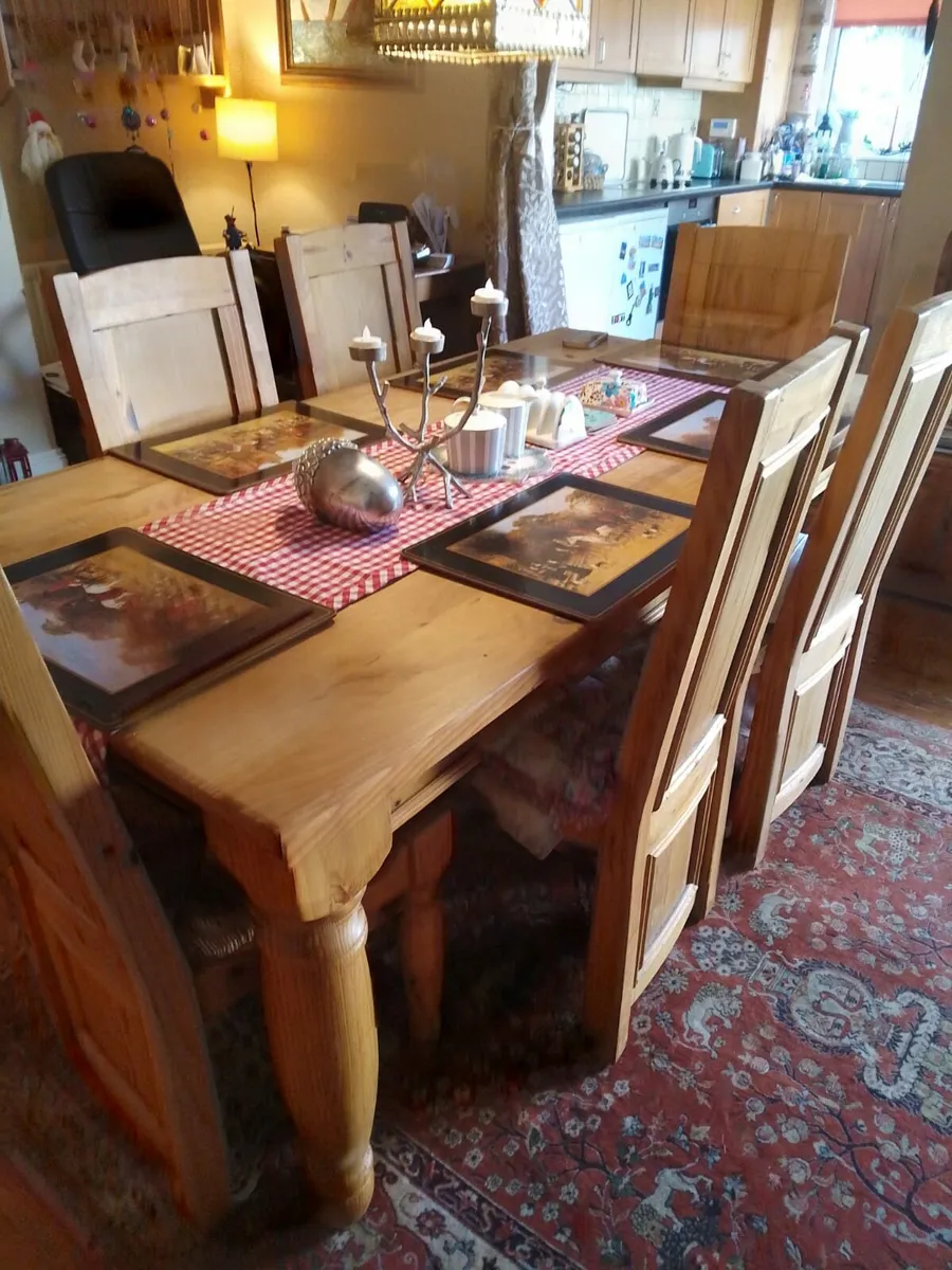 Solid wood table and 8 chairs - Image 3