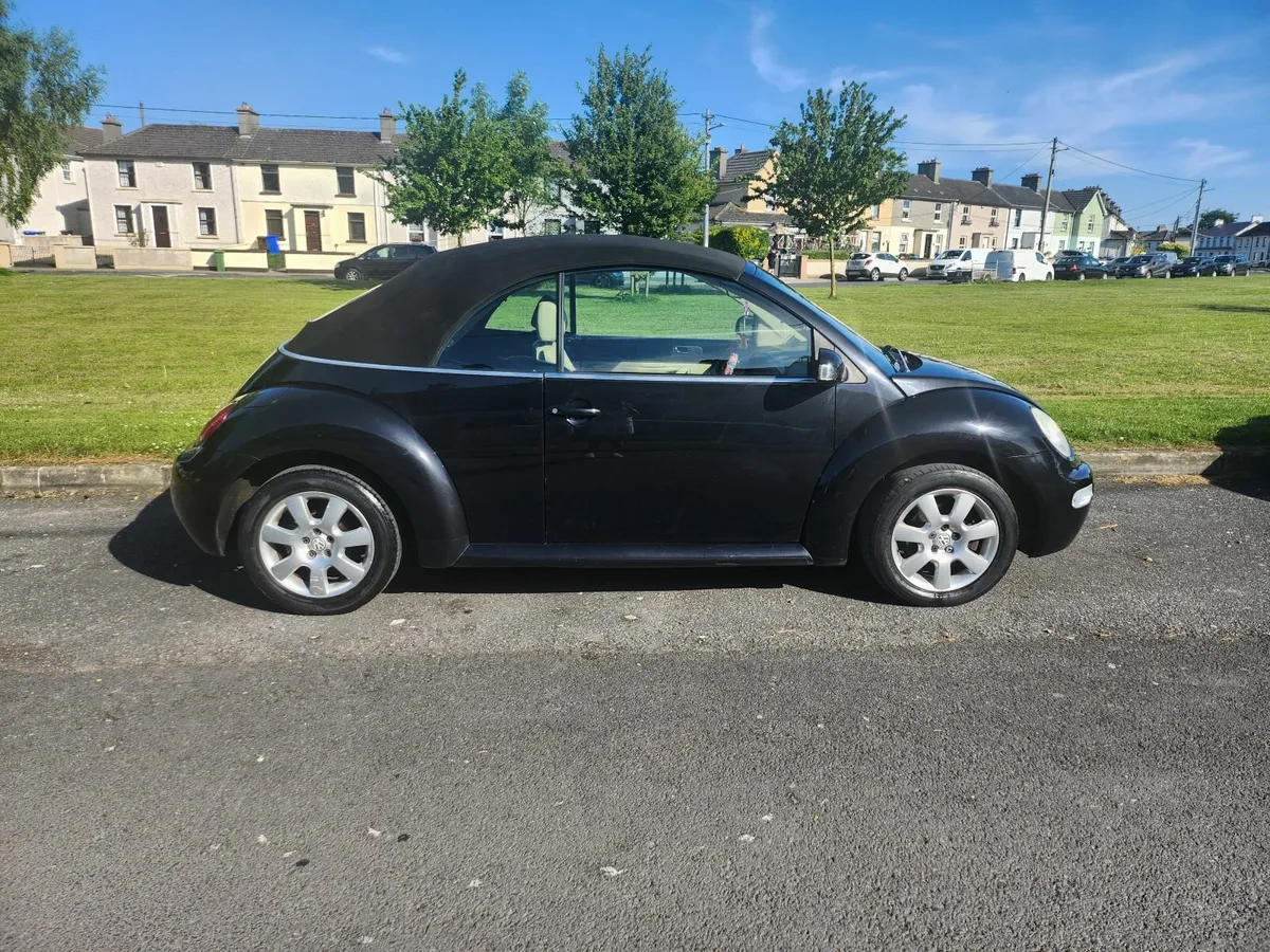 Volkswagen Beetle 2005 - Image 2
