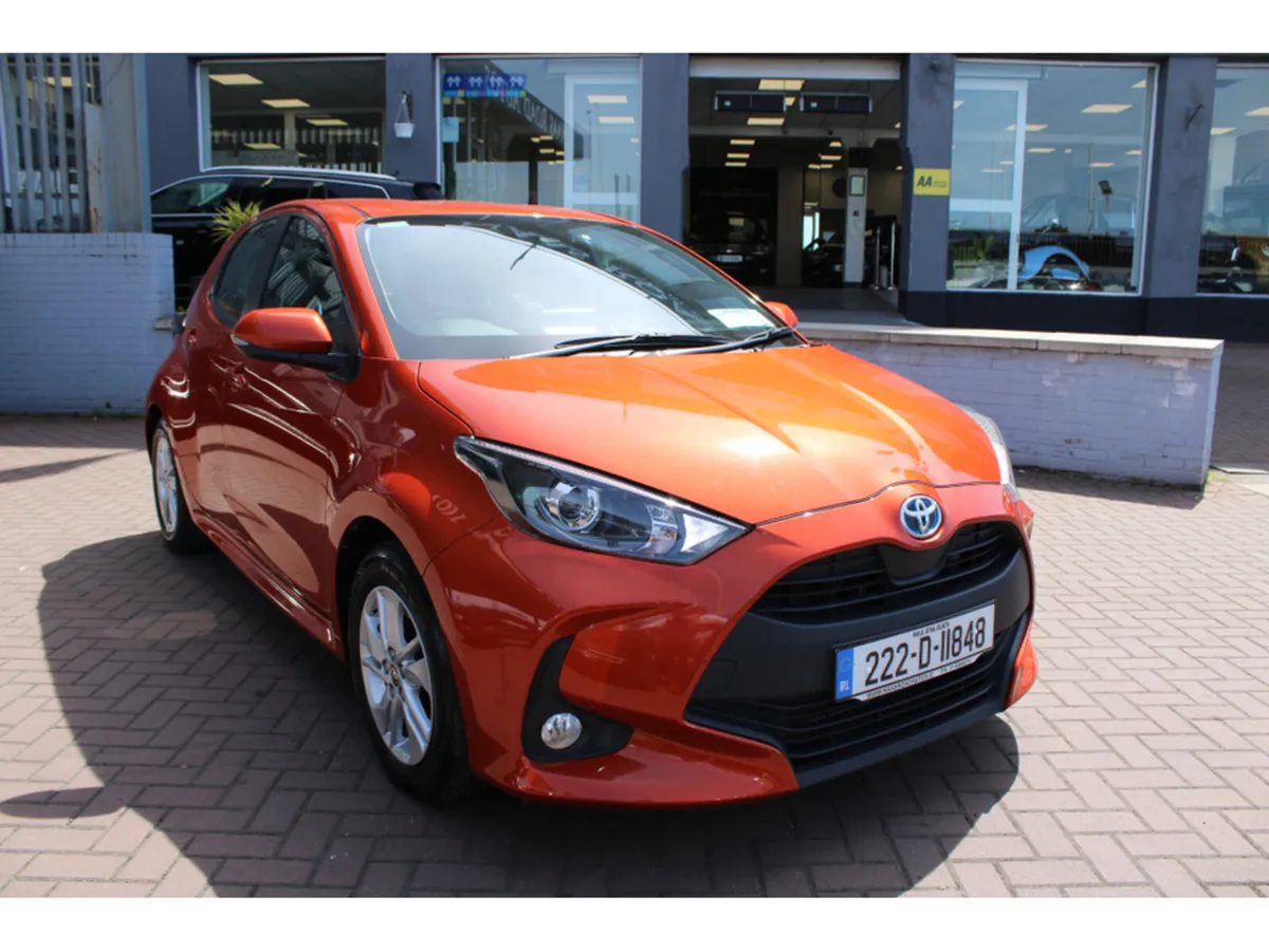 Toyota Yaris 1.5 HYBRID LUNA 5DR HATCHBACK AUTOMAT - Image 2