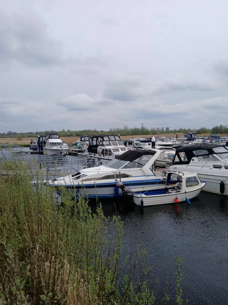 Bayliner 2555 Ciera -26feet gasoline V8 engine - Image 1