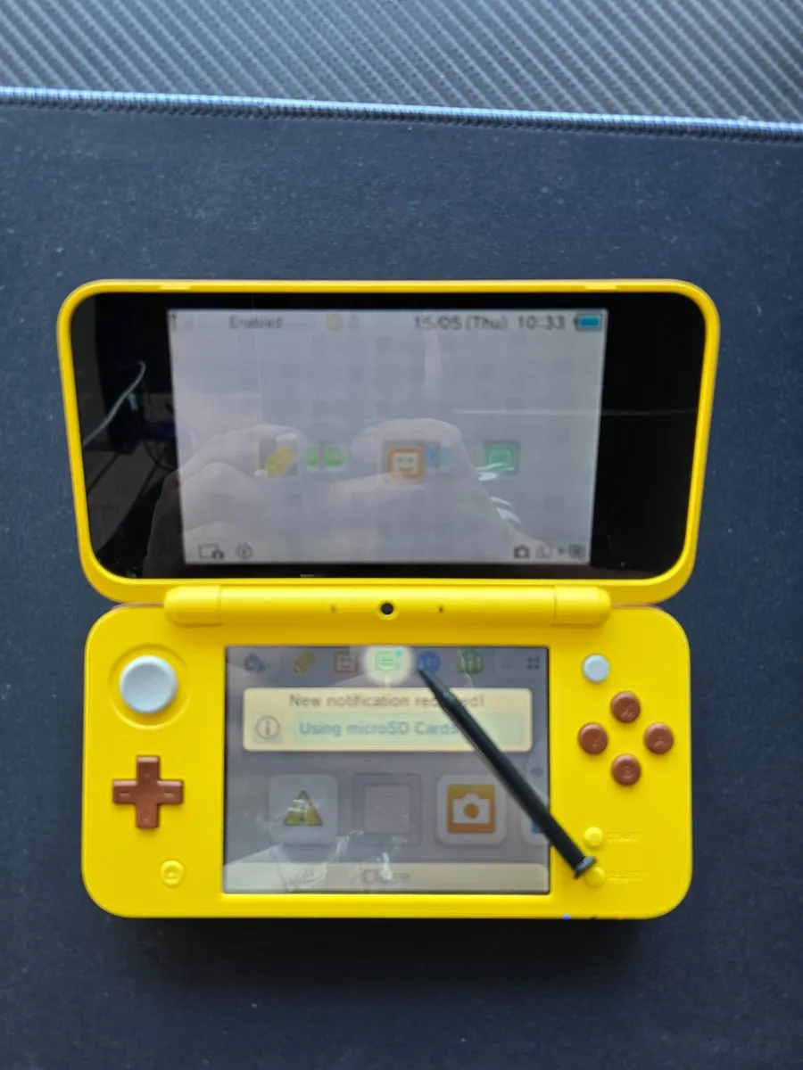 Nintendo 2DS XL Pikachu Edition - Image 2