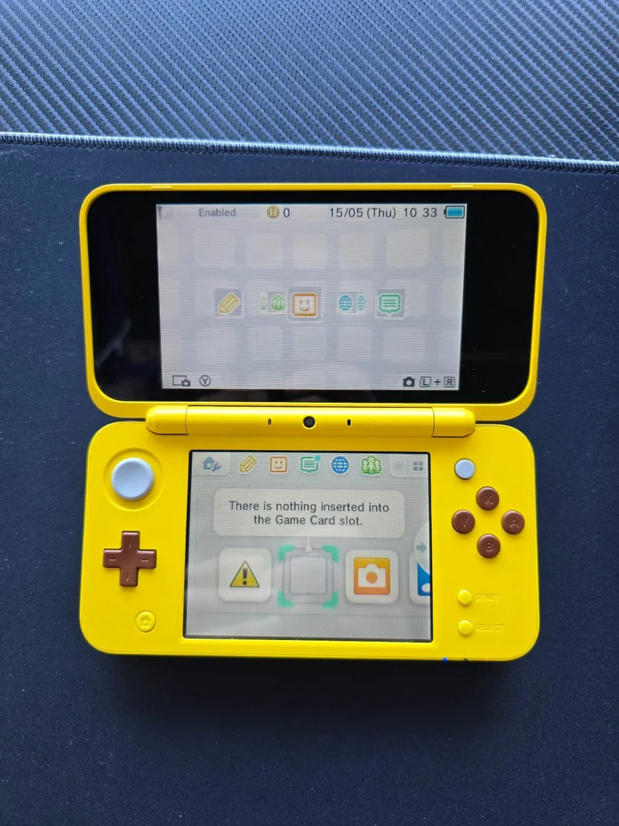Nintendo 2DS XL Pikachu Edition - Image 3