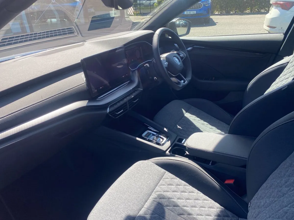 Skoda Octavia Sportline Combi 2.0tdi 150HP DSG -u - Image 3
