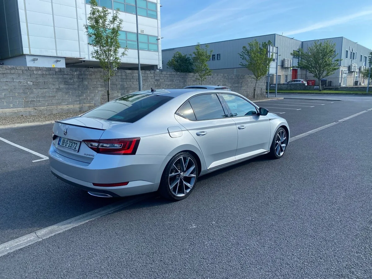 181 Skoda Superb Sportline - Image 3