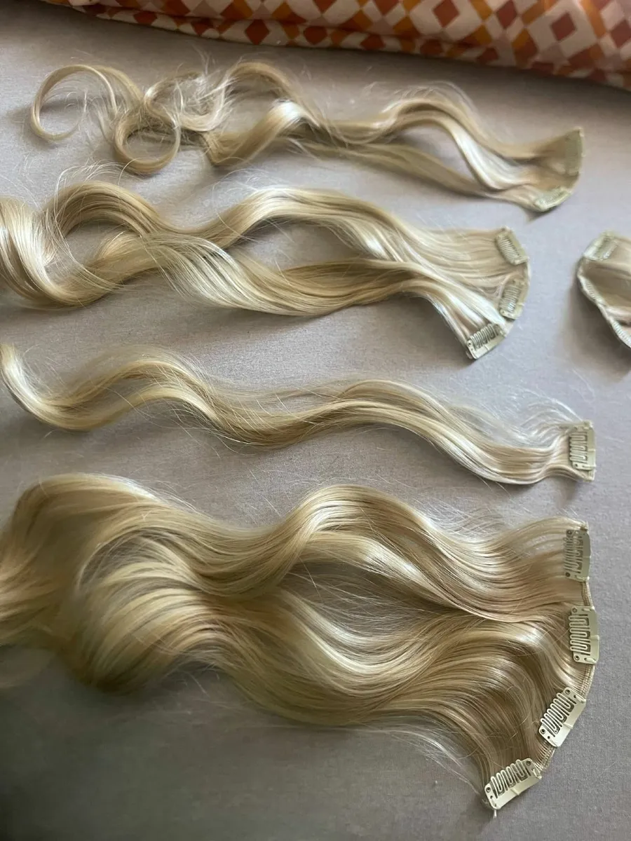 hair pieces and extensions  (synthetic) - Image 1