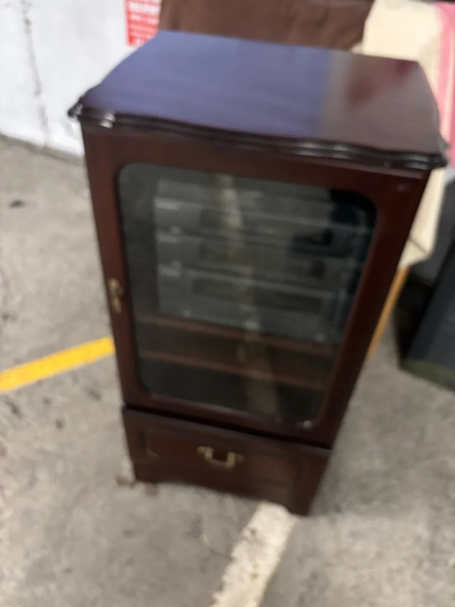 Musić cabinet - Image 1