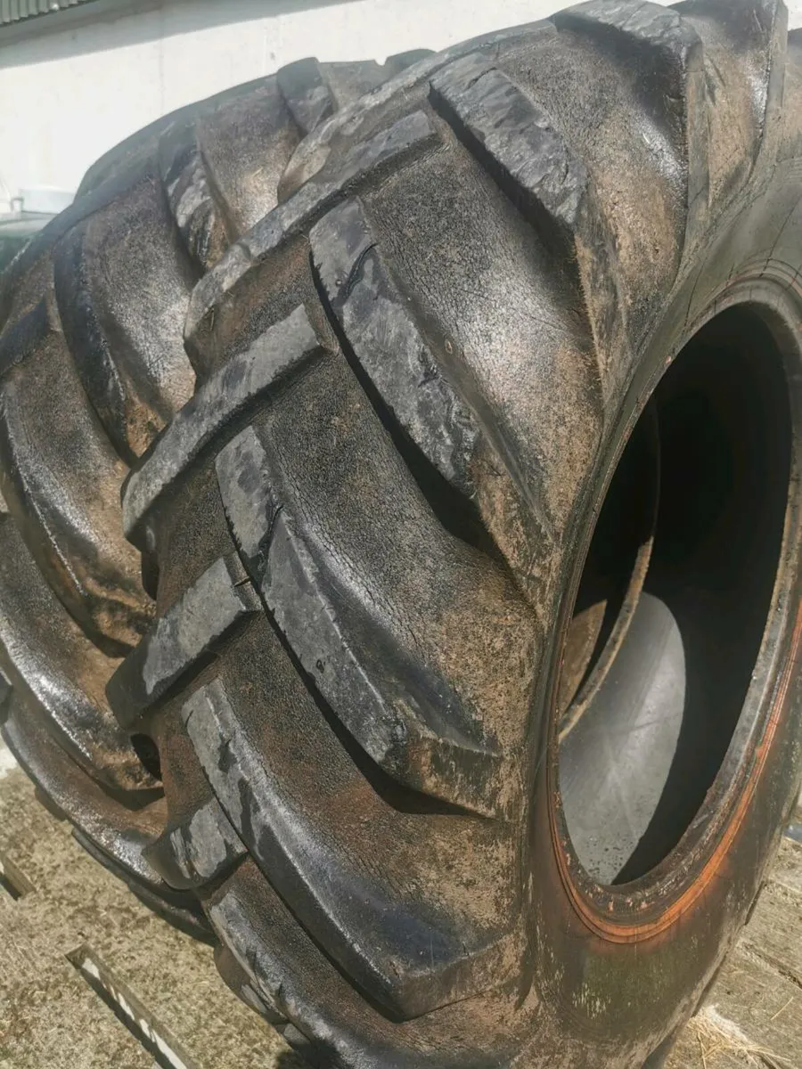 Tractor tyres - Image 1