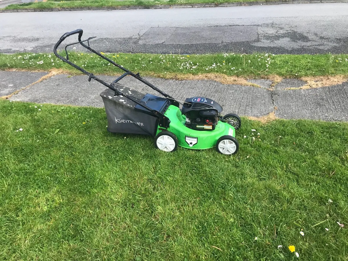 Briggs and stration Lawnmower - Image 1