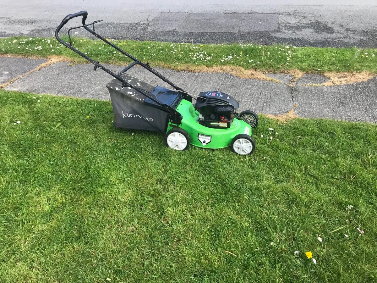 Briggs and stration Lawnmower - Image 4