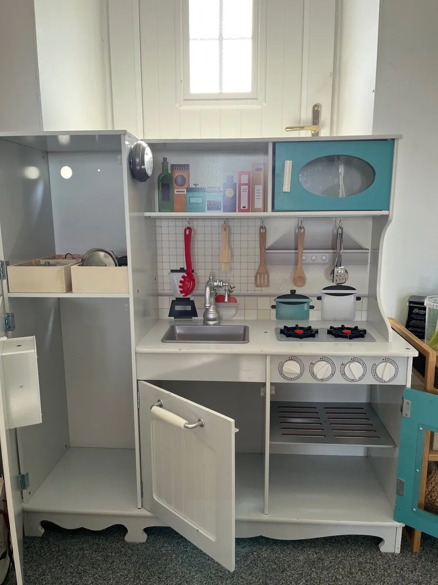 Child’s kitchen - Image 2