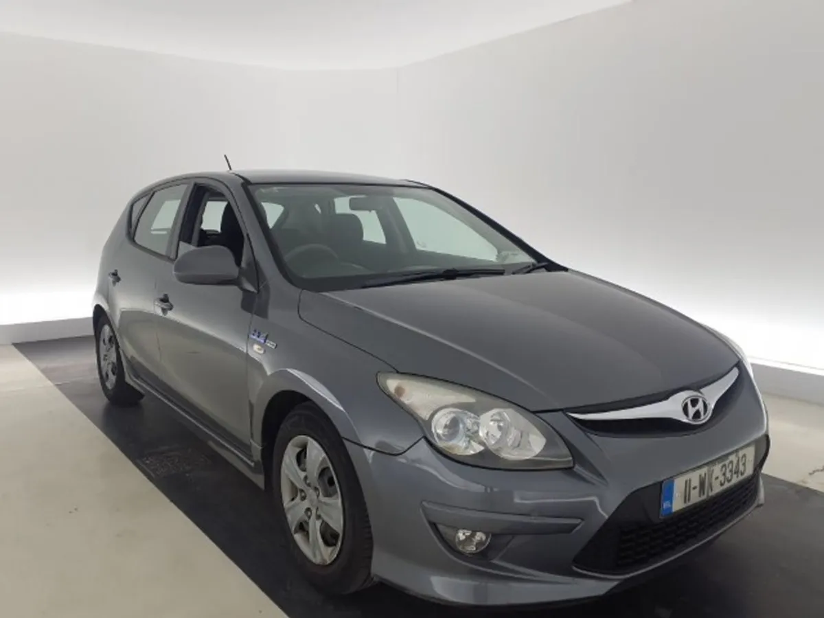 Hyundai i30 1.6 Crdi Classic 90ps 5dr Isg - 1582cc - Image 2