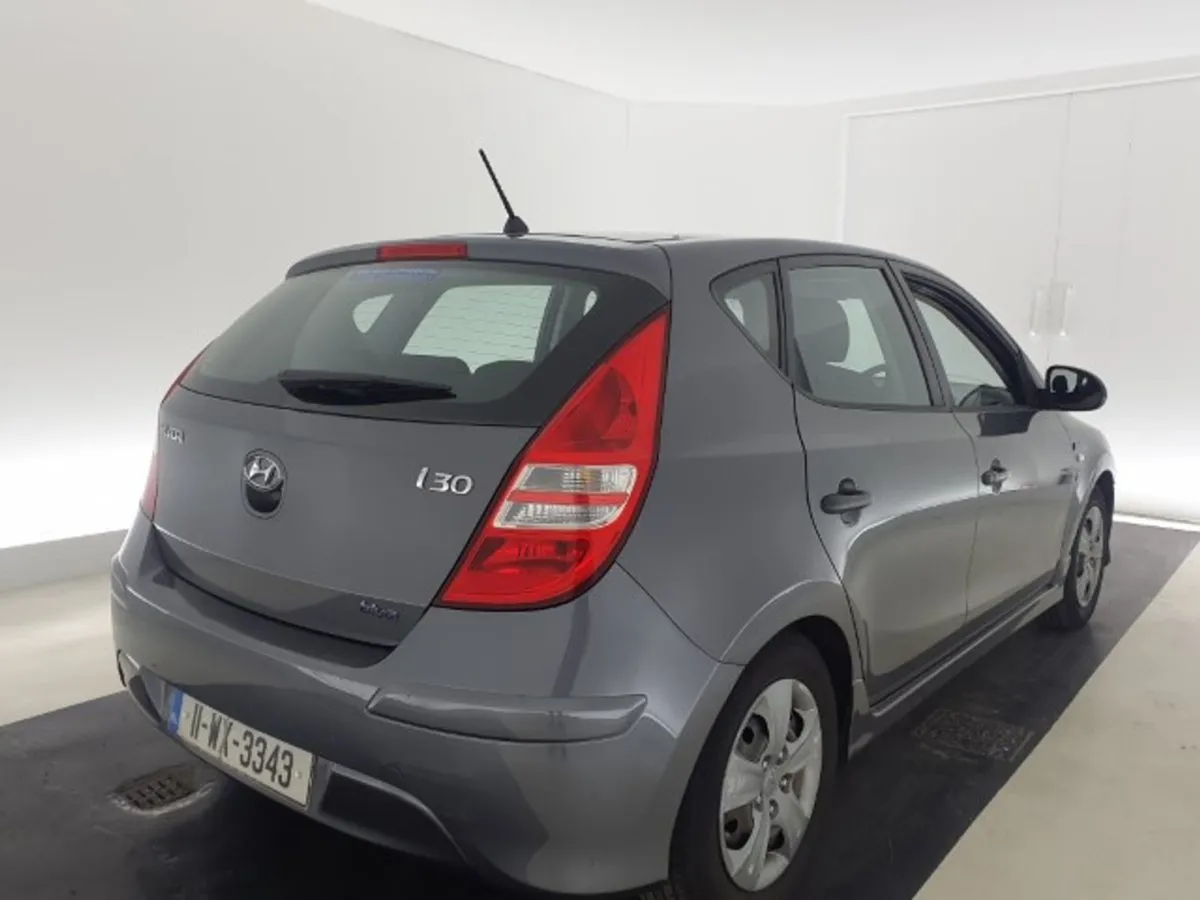 Hyundai i30 1.6 Crdi Classic 90ps 5dr Isg - 1582cc - Image 3