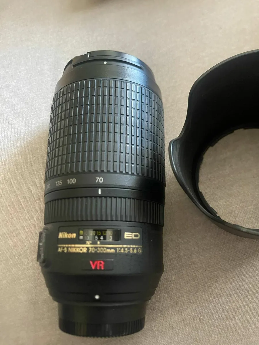 nikon d80  with 2 lens 2 batteries charger and bag - Image 3