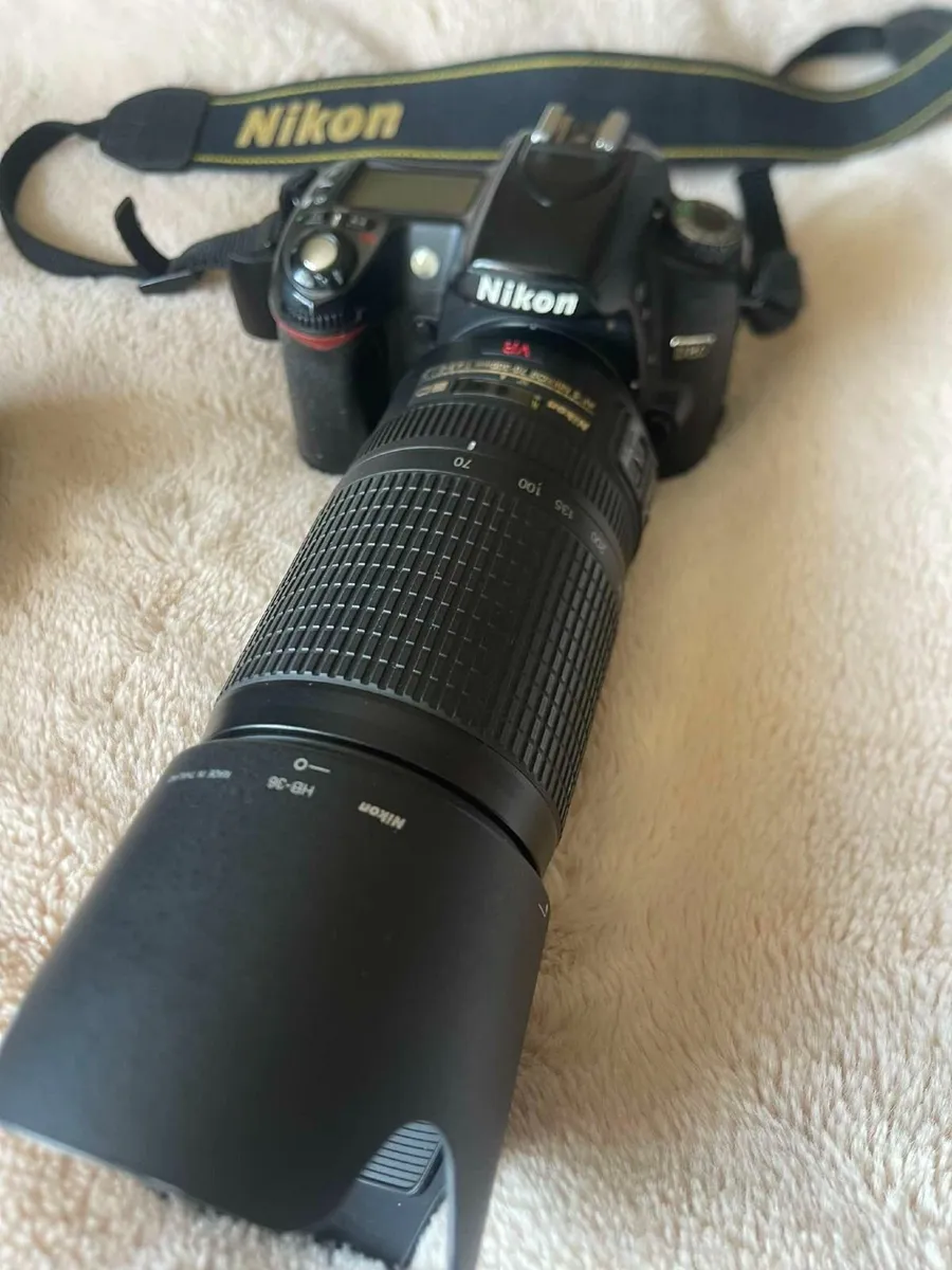 nikon d80  with 2 lens 2 batteries charger and bag - Image 4