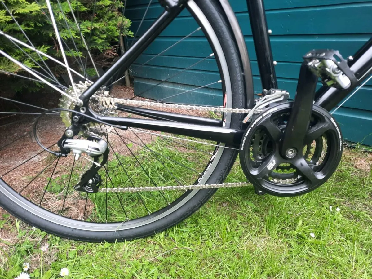 Specialized Sirrus Road Bike - Image 4