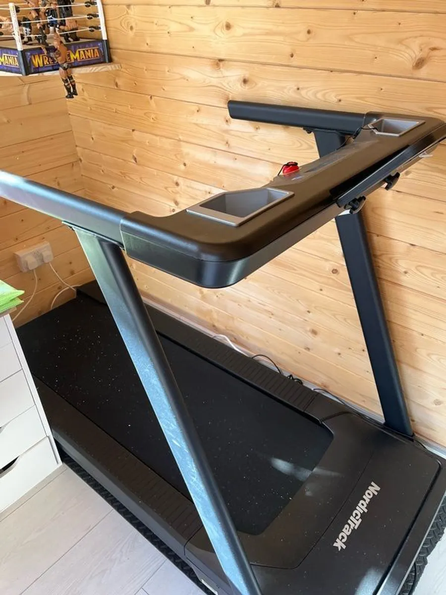 NordicTrack T5S treadmill - Image 1