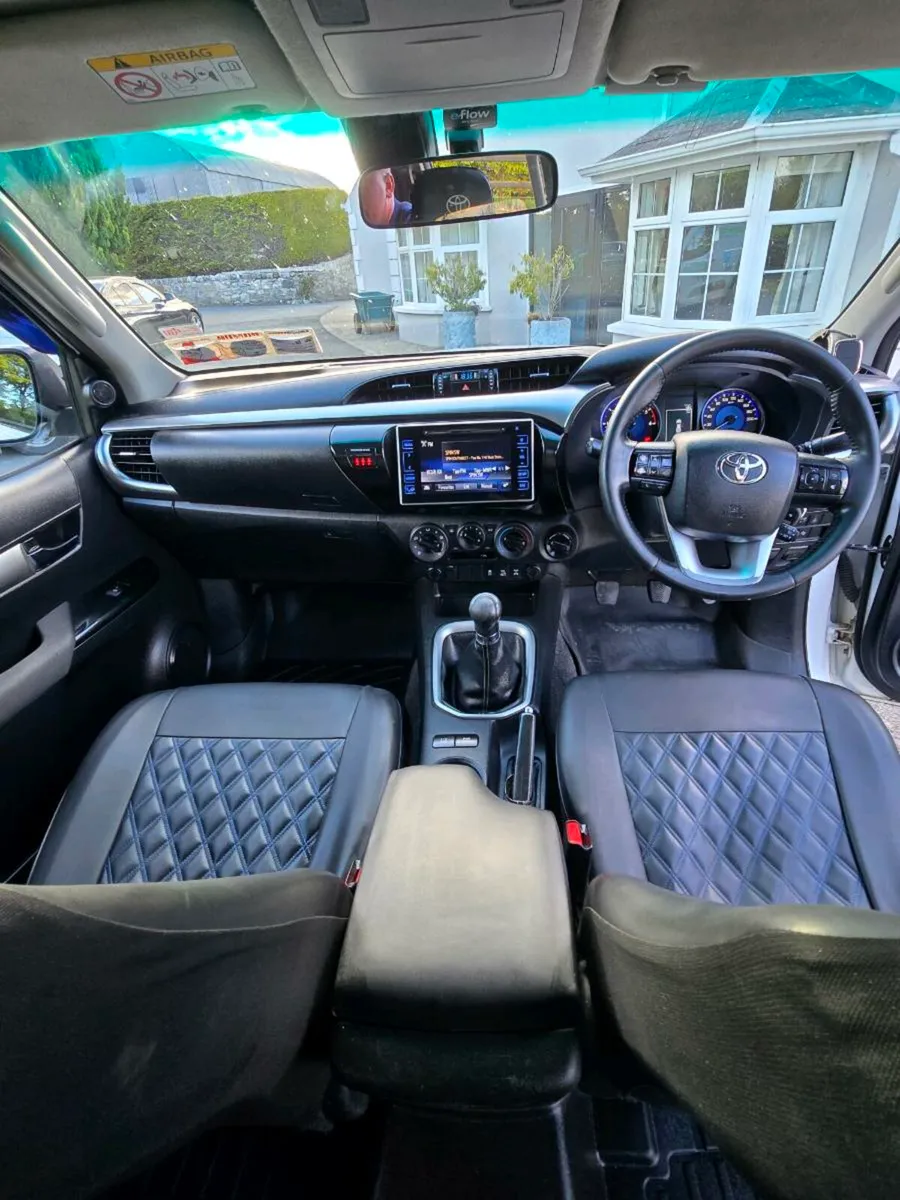Toyota hilux - Image 3