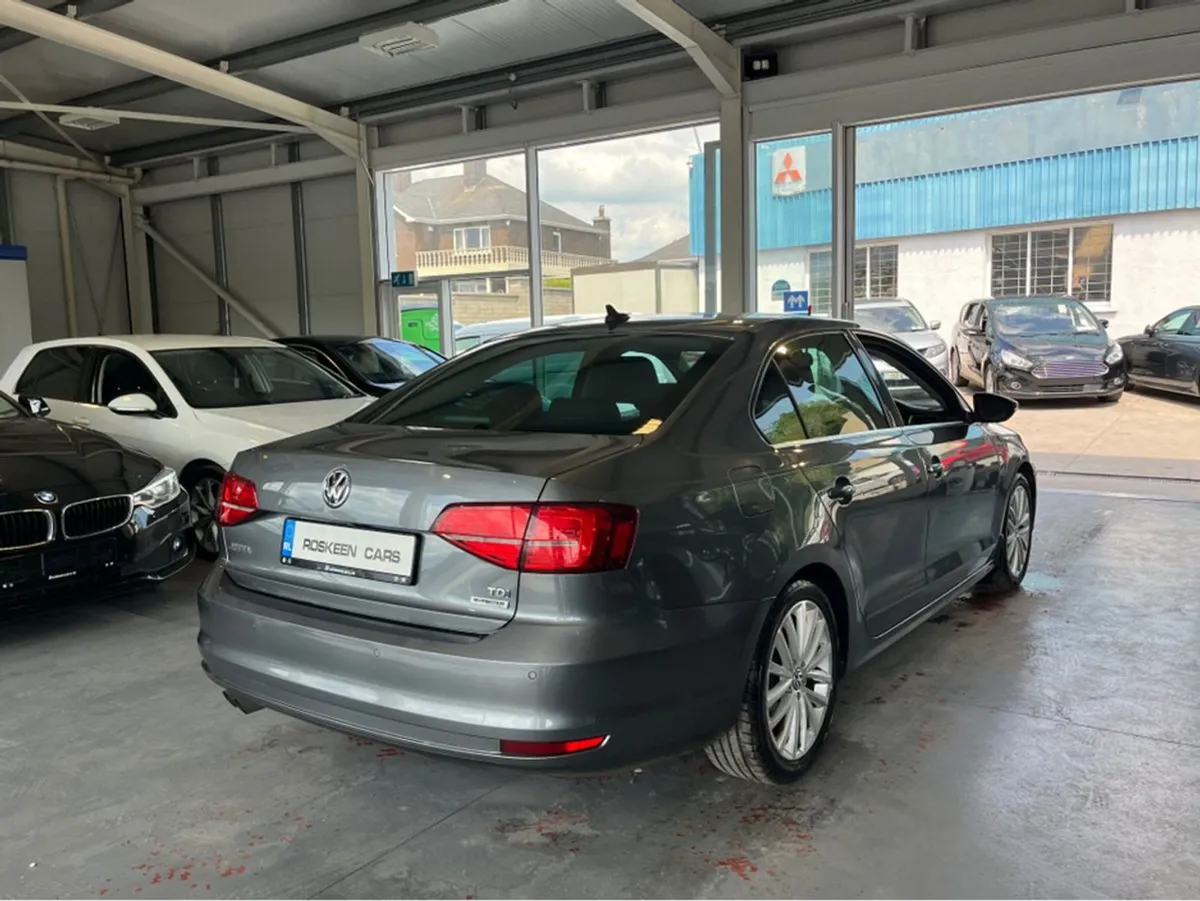 Volkswagen Jetta Highline 2.0 TDI Manual 5speed 1 - Image 4