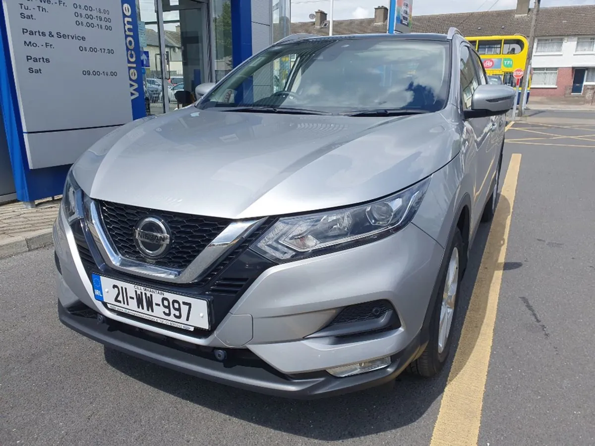 Nissan QASHQAI 1.3 SV 5 Door - Image 3