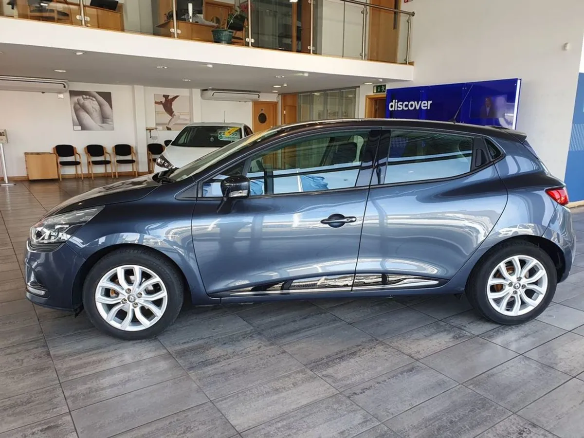 Renault Clio Dynamique NAV 1.2 5 Door - Image 2