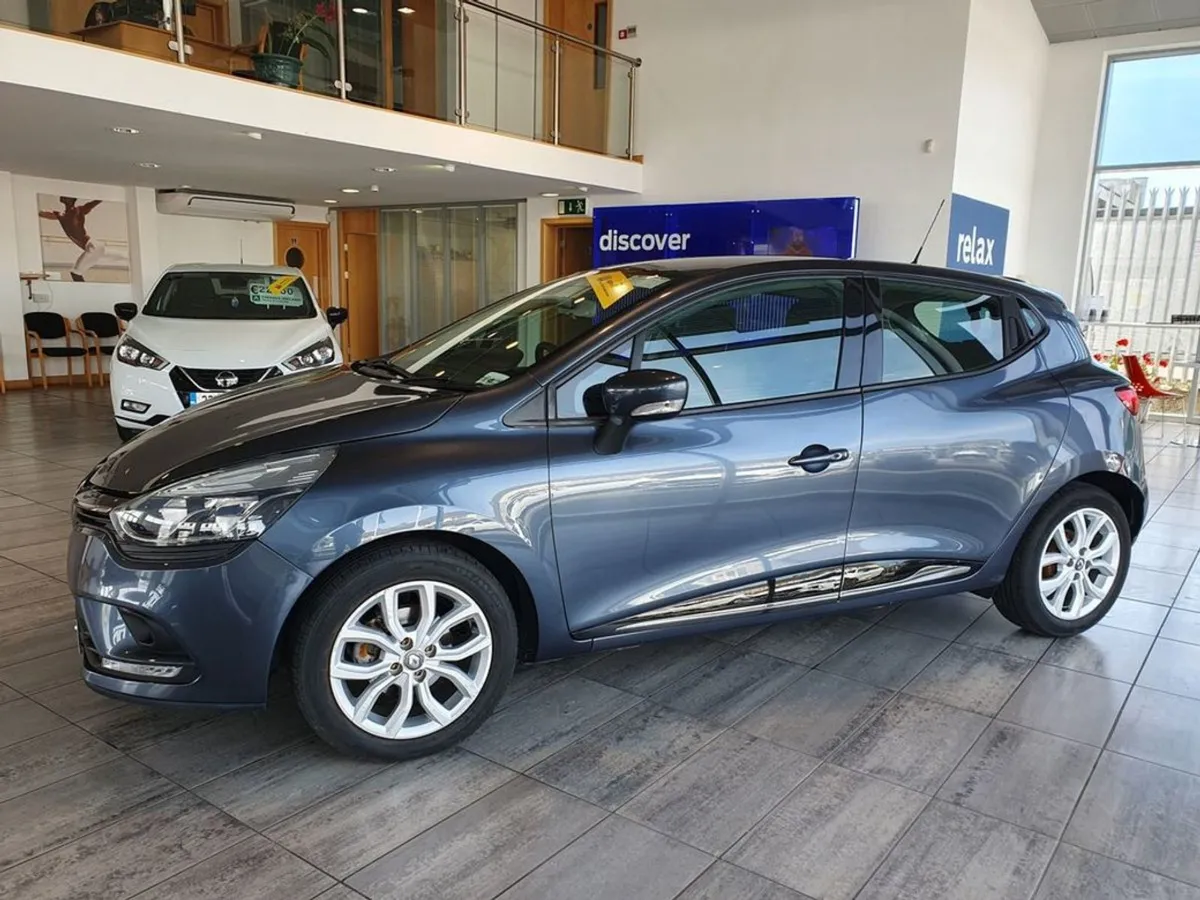 Renault Clio Dynamique NAV 1.2 5 Door - Image 3