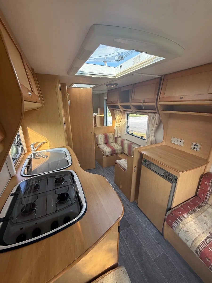 Bailey Ranger 6 berth caravan  fixed bunk beds - Image 4