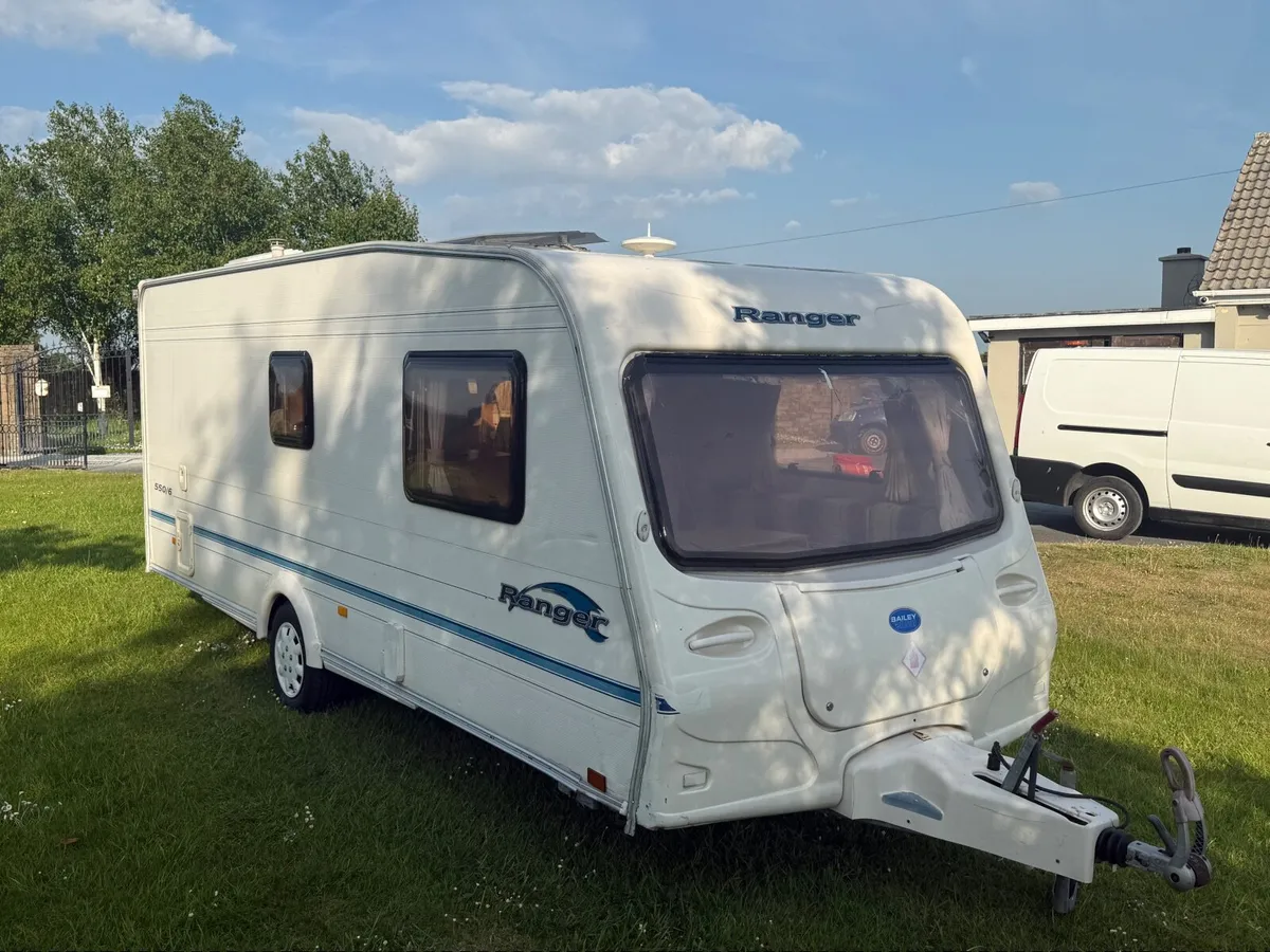 Bailey Ranger 6 berth caravan  fixed bunk beds - Image 2
