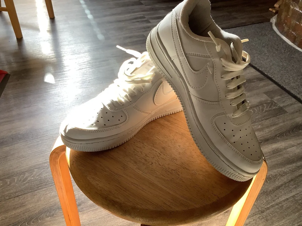 Trainers size 41 (7 1/2) - Image 1