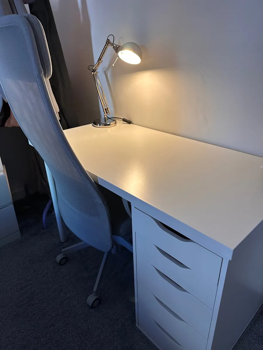 Desk - Image 2