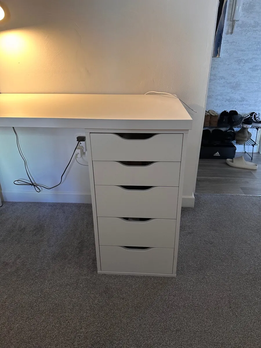 Desk - Image 3