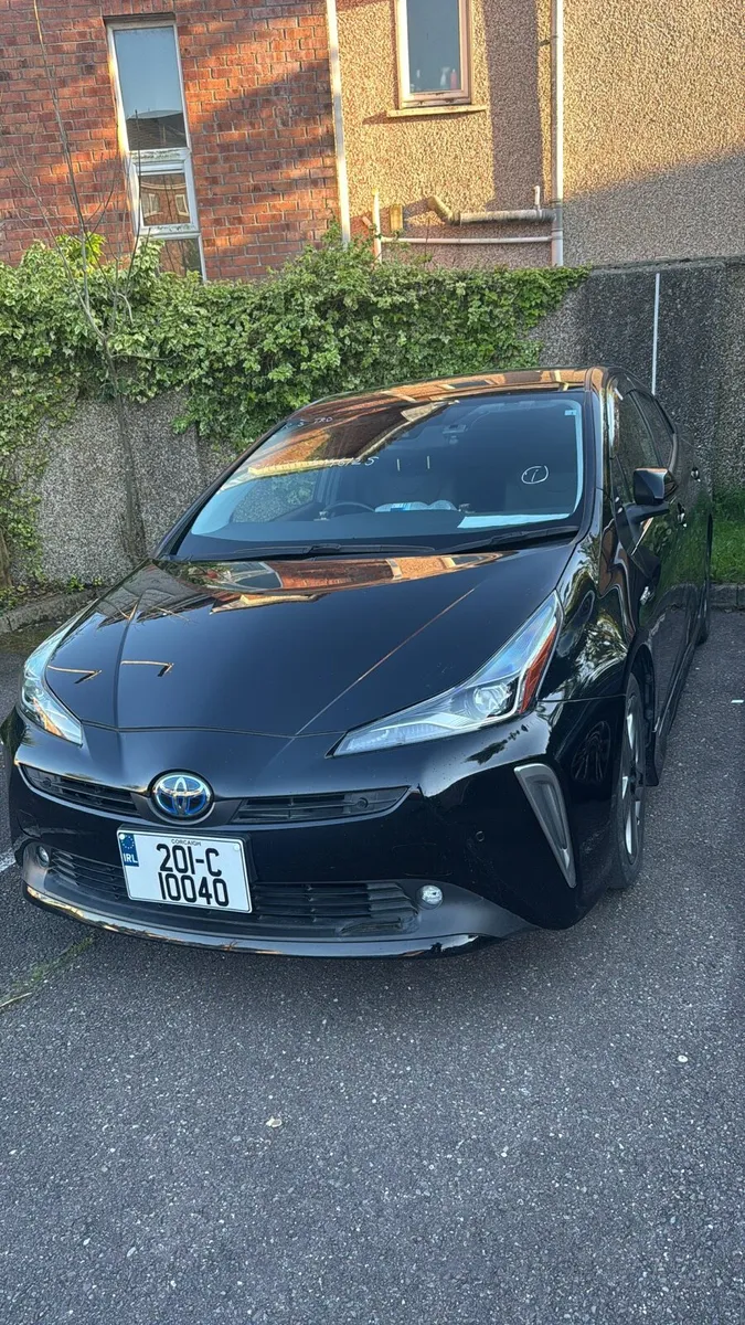 Toyota Prius 1.8 Hybrid Low mileage - Image 1