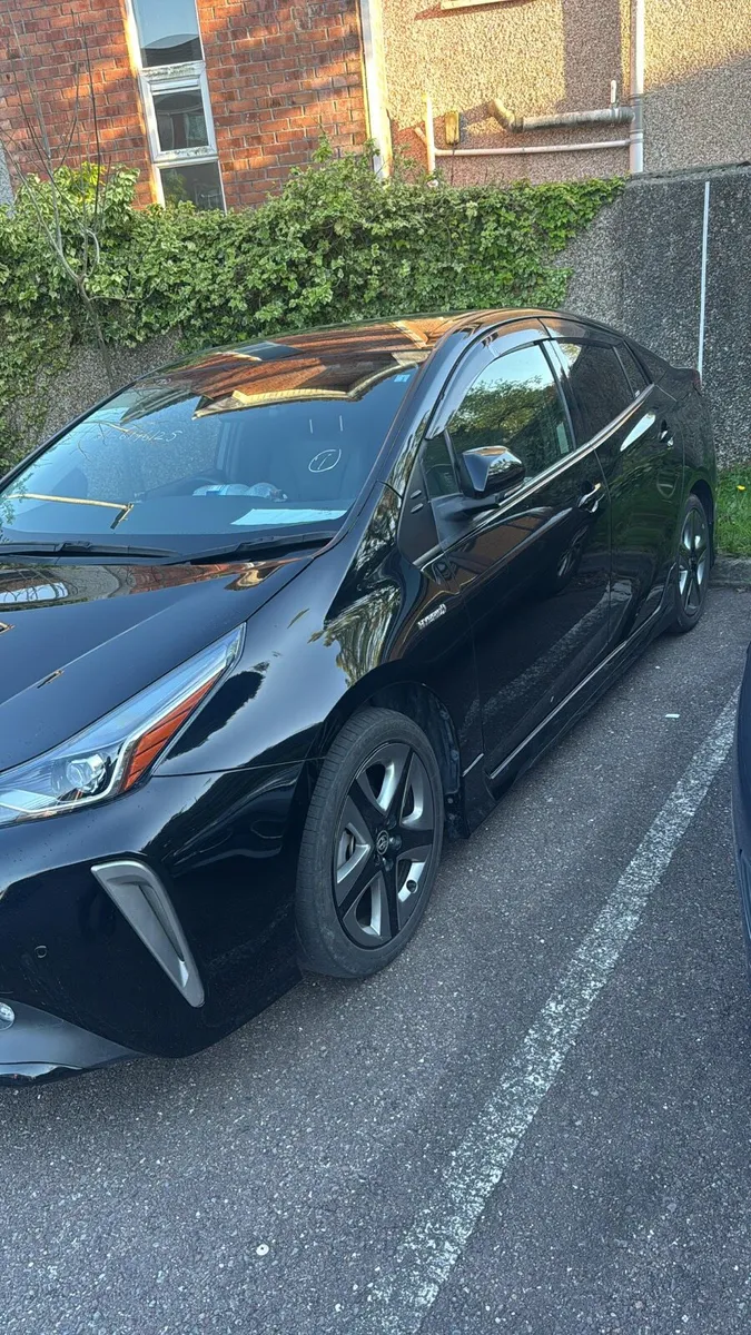 Toyota Prius 1.8 Hybrid Low mileage - Image 3
