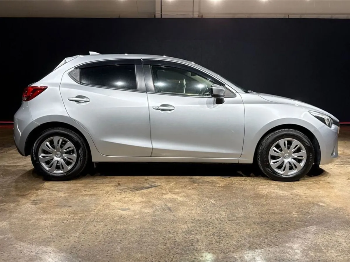 Mazda Demio 1.3 Automatic - Image 2