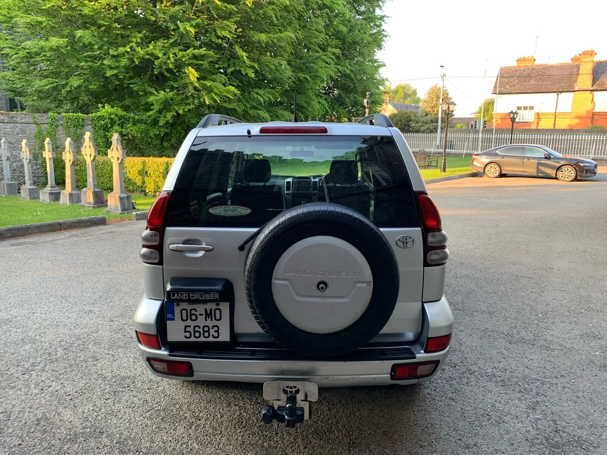 TOYOTA LAND CRUISER - Image 3