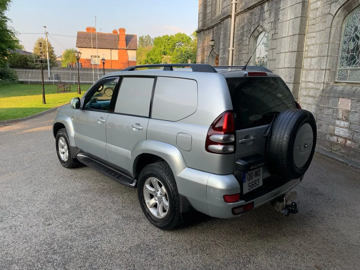TOYOTA LAND CRUISER - Image 4