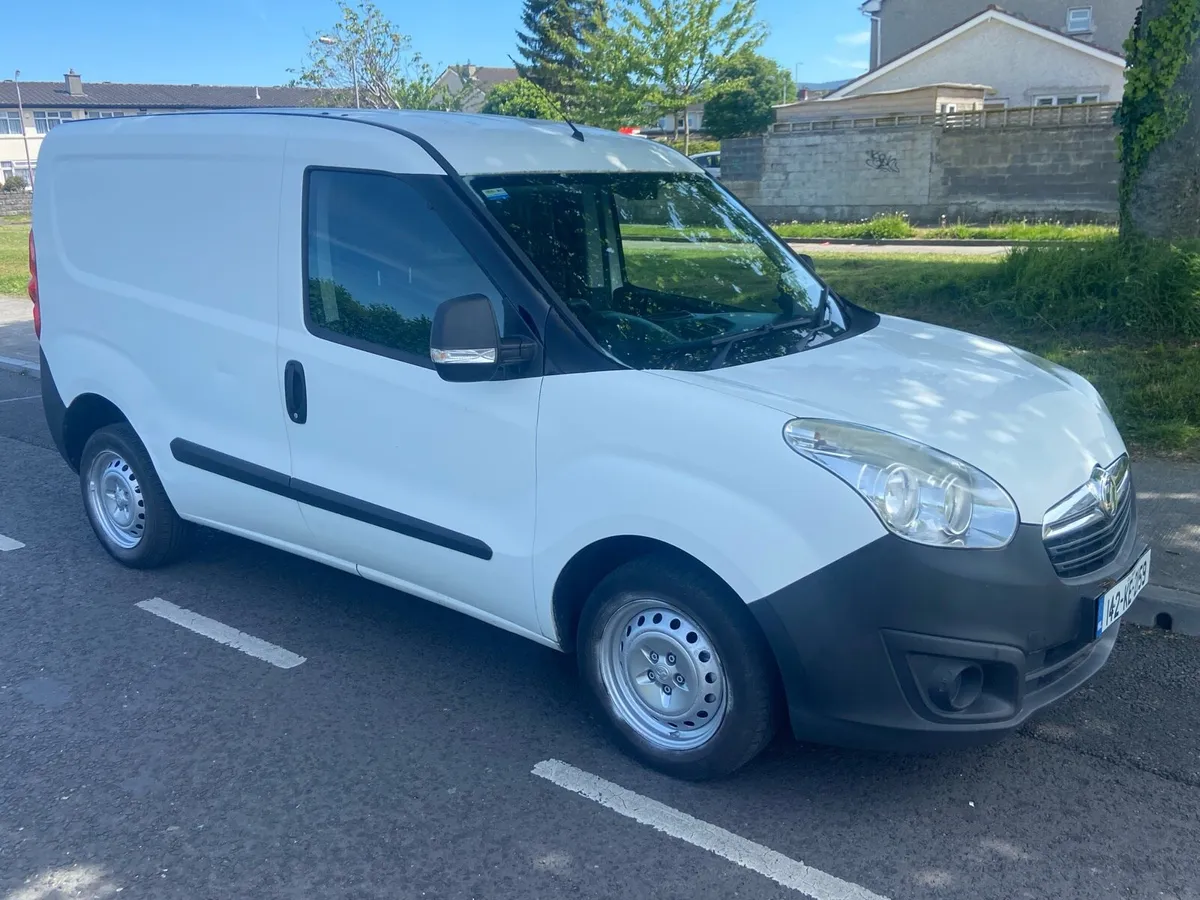2014 WHITE VAUXHALL COMBO 1.3 CDTI NO DOE OR TAX - Image 1